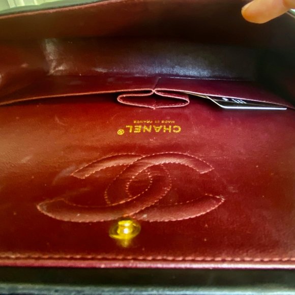 Chanel Medium Classic Flap Black Lambskin - Picture 7 of 15